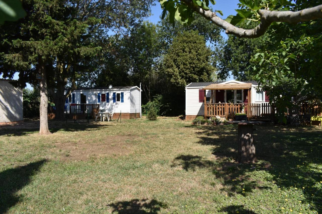 Mobil-Home Sur Terrain Bucolique Hyeres Exterior photo